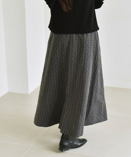 SHIPS / シップス ロング・マキシ丈スカート | quaranciel:〈洗濯機可能〉フロッキー ドット ストライプ フレア スカート | 詳細24