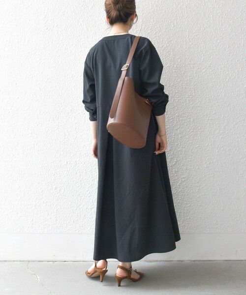 SHIPS / シップス ロング・マキシ丈ワンピース | SHIPS any:〈洗濯機可能〉ピーチスキン クルーネック ポケット フレア ワンピース | 詳細5