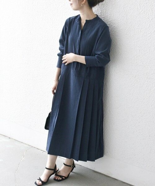 バンドカラーシャツワンピース NAVY M(FREE) SHIPS｜quaranciel:<洗濯機可能>ウーステッド ノースリーブ