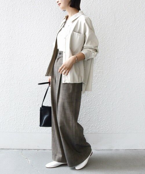 SHIPS / シップス シャツ・ブラウス | 【WEB限定】〈手洗い可能〉合成皮革 裾 ドロスト シャツ 羽織 | 詳細2