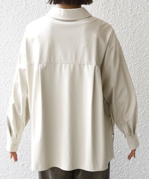 SHIPS / シップス シャツ・ブラウス | 【WEB限定】〈手洗い可能〉合成皮革 裾 ドロスト シャツ 羽織 | 詳細14