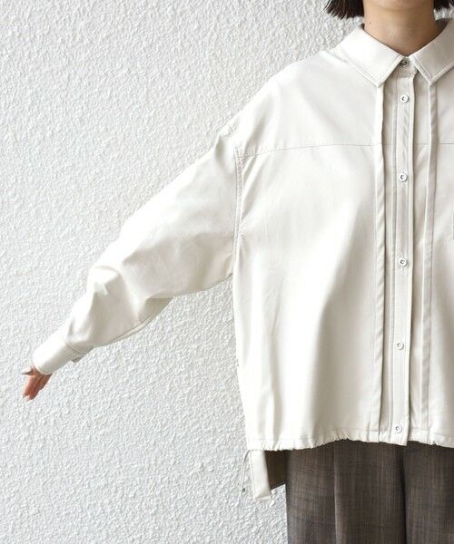 SHIPS / シップス シャツ・ブラウス | 【WEB限定】〈手洗い可能〉合成皮革 裾 ドロスト シャツ 羽織 | 詳細15