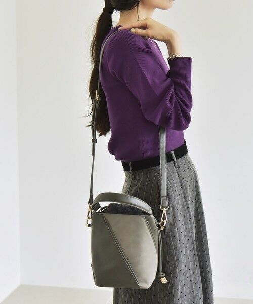 SHIPS / シップス ショルダーバッグ | quaranciel: 2way コンビ バケツ ショルダーバッグ × フェイクファー 巾着 | 詳細3
