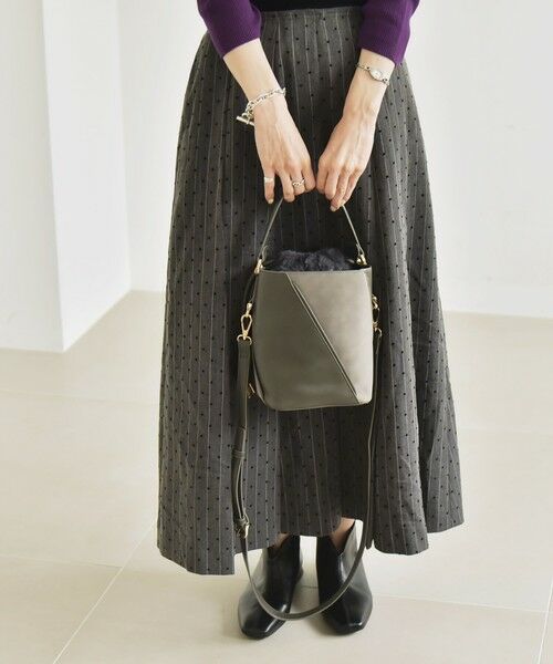 SHIPS / シップス ショルダーバッグ | quaranciel: 2way コンビ バケツ ショルダーバッグ × フェイクファー 巾着 | 詳細4