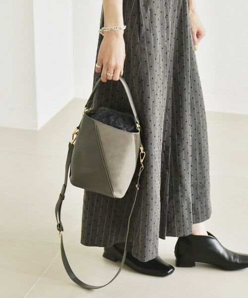 SHIPS / シップス ショルダーバッグ | quaranciel: 2way コンビ バケツ ショルダーバッグ × フェイクファー 巾着 | 詳細6