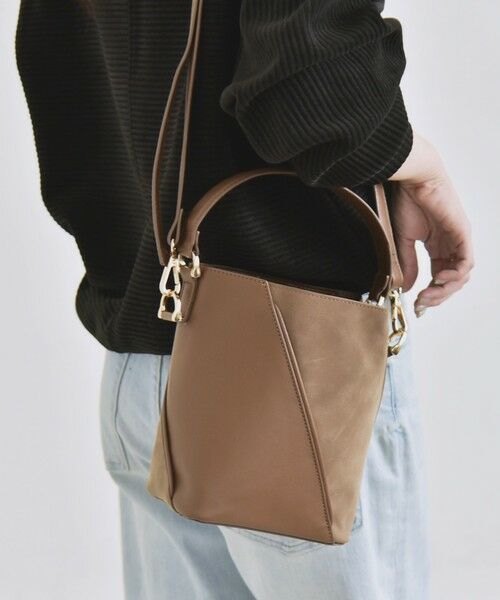 SHIPS / シップス ショルダーバッグ | quaranciel: 2way コンビ バケツ ショルダーバッグ × フェイクファー 巾着 | 詳細14