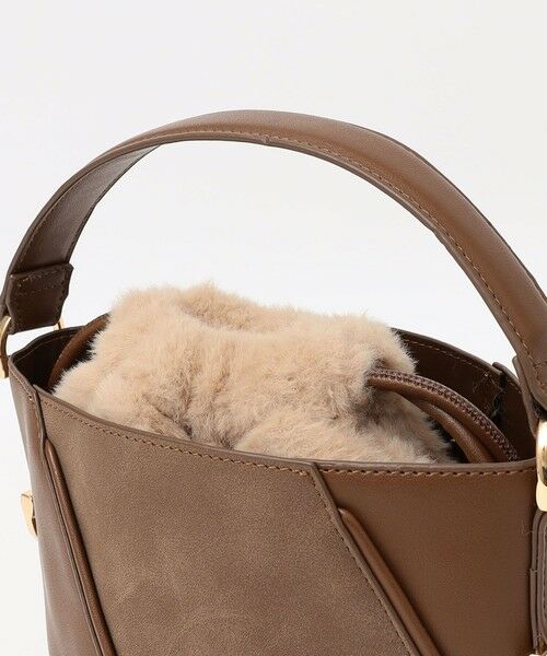 SHIPS / シップス ショルダーバッグ | quaranciel: 2way コンビ バケツ ショルダーバッグ × フェイクファー 巾着 | 詳細21