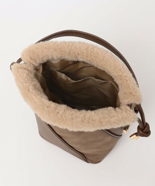 SHIPS / シップス ショルダーバッグ | quaranciel: 2way コンビ バケツ ショルダーバッグ × フェイクファー 巾着 | 詳細22
