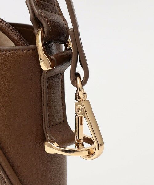 SHIPS / シップス ショルダーバッグ | quaranciel: 2way コンビ バケツ ショルダーバッグ × フェイクファー 巾着 | 詳細25