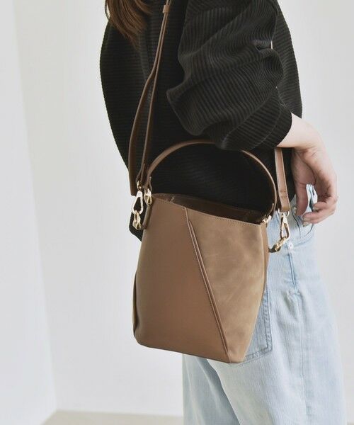 SHIPS / シップス ショルダーバッグ | quaranciel: 2way コンビ バケツ ショルダーバッグ × フェイクファー 巾着 | 詳細8