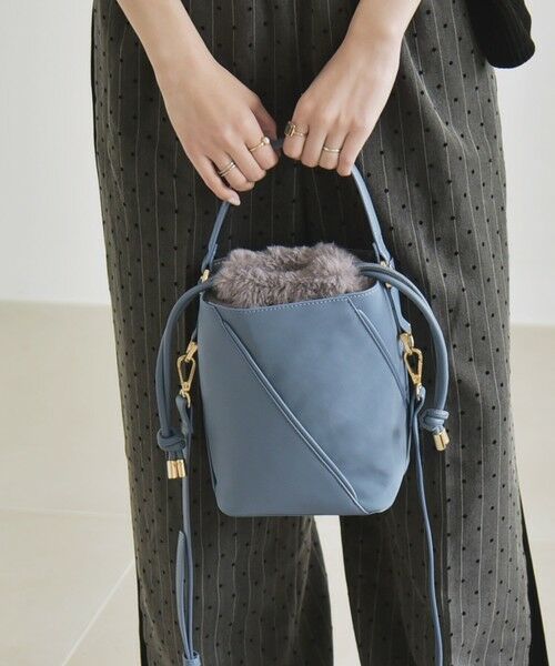SHIPS / シップス ショルダーバッグ | quaranciel: 2way コンビ バケツ ショルダーバッグ × フェイクファー 巾着 | 詳細27