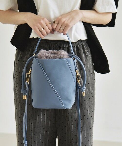 SHIPS / シップス ショルダーバッグ | quaranciel: 2way コンビ バケツ ショルダーバッグ × フェイクファー 巾着 | 詳細29