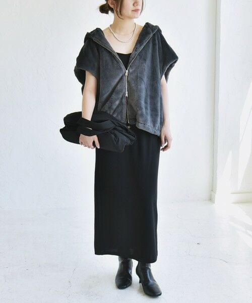 SHIPS / シップス その他アウター | quaranciel: フーディー フェイクファー ドロスト ジップ ショート ベスト | 詳細1