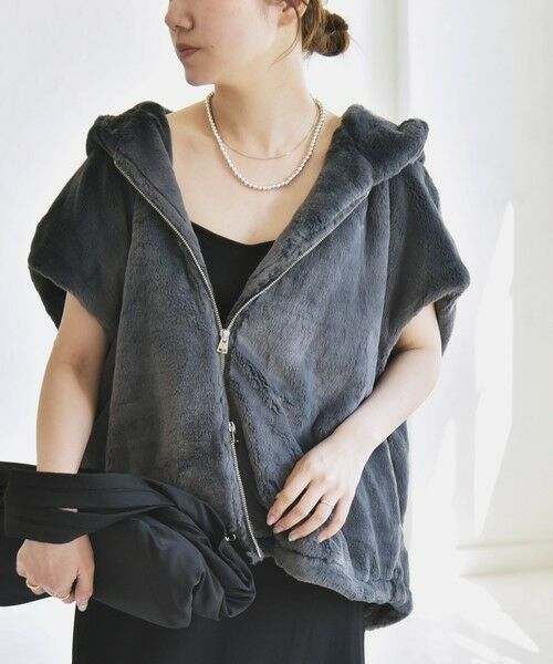 SHIPS / シップス その他アウター | quaranciel: フーディー フェイクファー ドロスト ジップ ショート ベスト | 詳細3