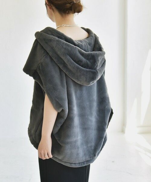 SHIPS / シップス その他アウター | quaranciel: フーディー フェイクファー ドロスト ジップ ショート ベスト | 詳細4