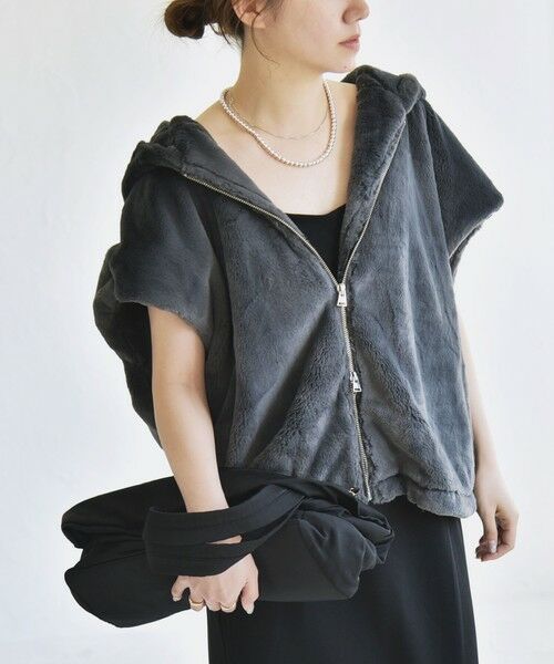 SHIPS / シップス その他アウター | quaranciel: フーディー フェイクファー ドロスト ジップ ショート ベスト | 詳細7