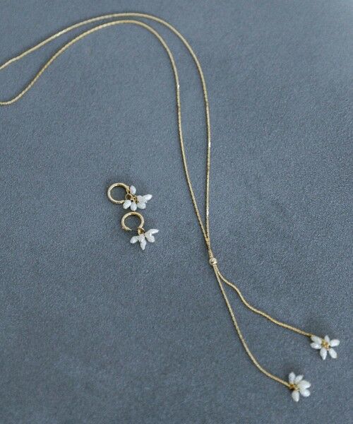 SHIPS / シップス ピアス・イヤリング | quaranciel: ミニ 淡水パール フラワーデザイン フープ ピアス | 詳細3