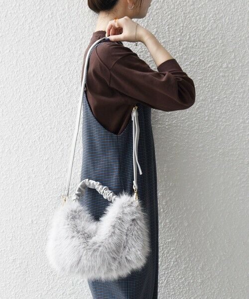 SHIPS / シップス ショルダーバッグ | 《追加予約》SHIPS any: 2WAY フェイクファー ギャザー ショルダー バッグ | 詳細4