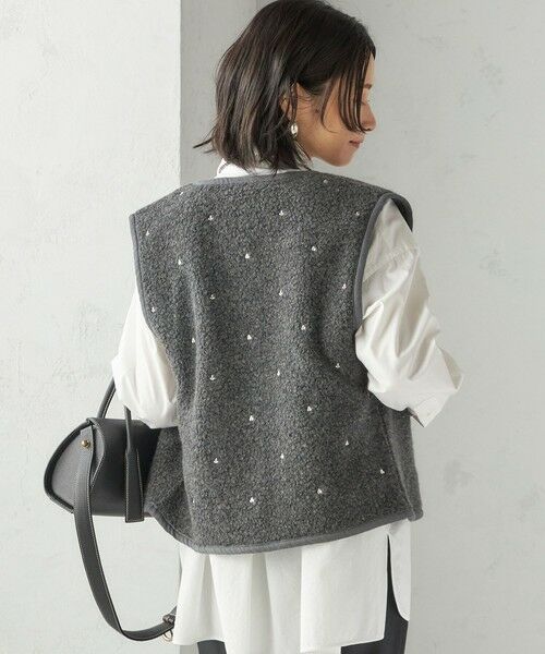 SHIPS / シップス ベスト | 【SHIPS別注】assiette:ウール混 ボア 刺繍 ベスト | 詳細18