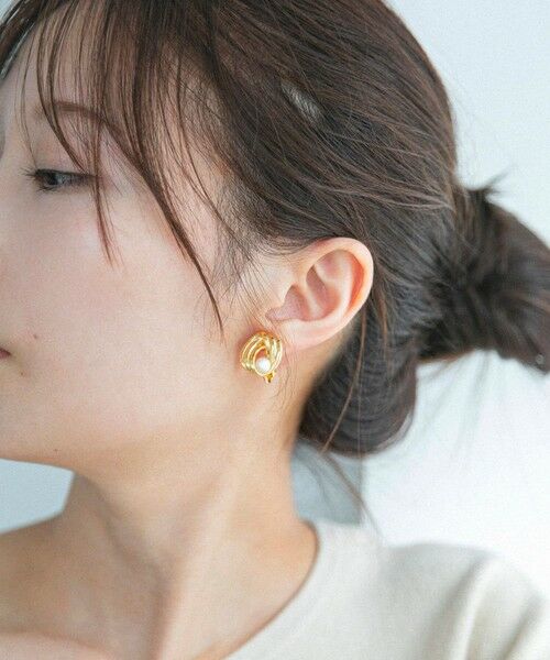SHIPS / シップス ピアス・イヤリング | quaranciel: ツイスト イミテーション パール イヤリング | 詳細1