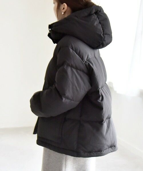 SHIPS / シップス ダウンジャケット・ベスト | quaranciel: フーディー & ハイネック 2way ショート ダウン ジャケット | 詳細26