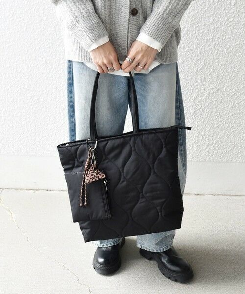 SHIPS / シップス トートバッグ | 《追加予約》SHIPS any: チャーム付き キルティング スクエア A4 トート バッグ | 詳細2