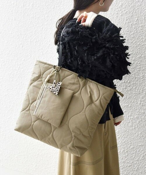 SHIPS / シップス トートバッグ | 《追加予約》SHIPS any: チャーム付き キルティング スクエア A4 トート バッグ | 詳細19