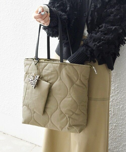 SHIPS / シップス トートバッグ | 《追加予約》SHIPS any: チャーム付き キルティング スクエア A4 トート バッグ | 詳細20