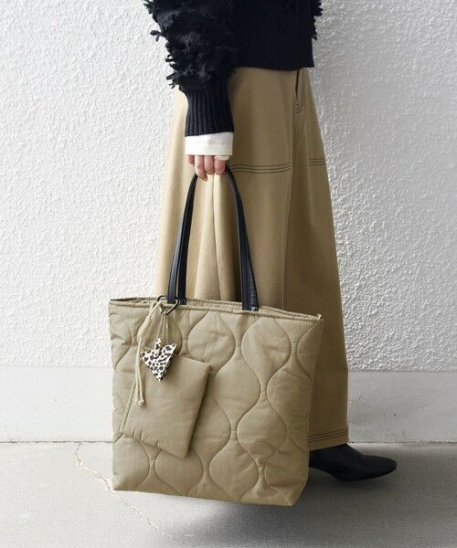 SHIPS / シップス トートバッグ | 《追加予約》SHIPS any: チャーム付き キルティング スクエア A4 トート バッグ | 詳細18