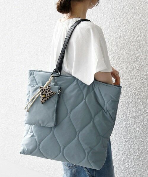 SHIPS / シップス トートバッグ | 《追加予約》SHIPS any: チャーム付き キルティング スクエア A4 トート バッグ | 詳細22