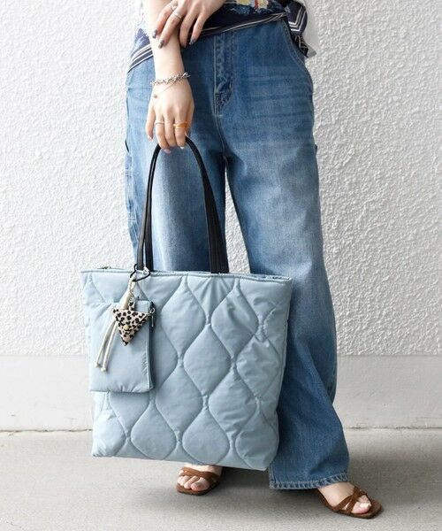 SHIPS / シップス トートバッグ | 《追加予約》SHIPS any: チャーム付き キルティング スクエア A4 トート バッグ | 詳細25