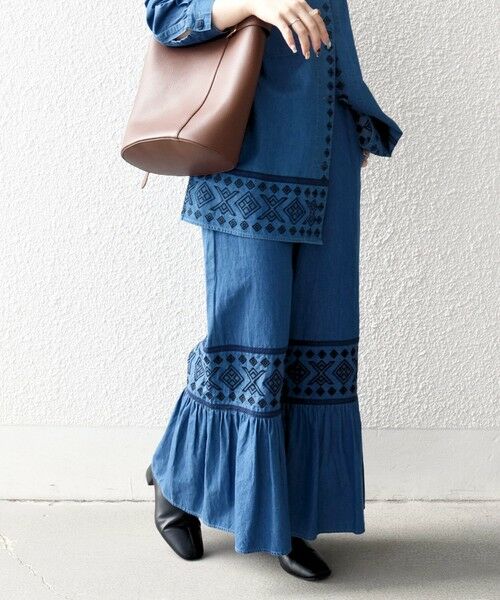 SHIPS / シップス デニムパンツ | bon_meur:〈洗濯機可能〉エンブロイダリー ギャザー フレア デニム イージー パンツ | 詳細5