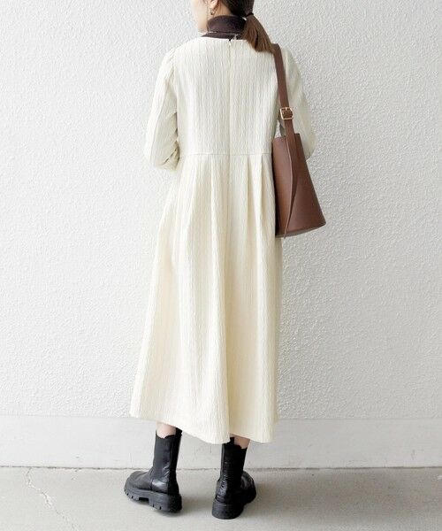 SHIPS / シップス ロング・マキシ丈ワンピース | 《予約》SHIPS any:〈手洗い可能〉ジャカード ウエスト タック ノーカラー ワンピース［NAVY BLUE］ | 詳細3