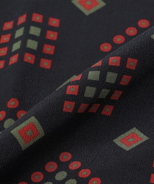 SHIPS / シップス マフラー・ショール・スヌード・ストール | 【SHIPS別注】Fratelli Luigi: スクエア モチーフ プリント スカーフ | 詳細3