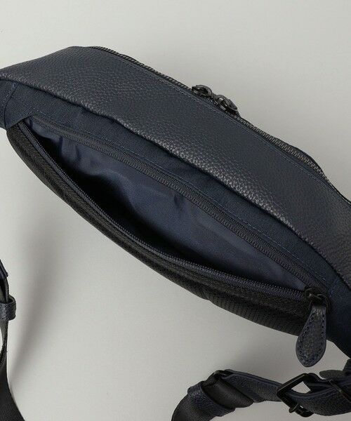 SHIPS / シップス メッセンジャーバッグ・ウエストポーチ | SHIPS: シュリンクレザー × ファブリック コンビ ウエスト バッグ (ボディバッグ) | 詳細15