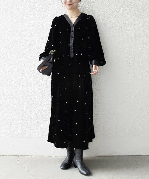 SHIPS / シップス ロング・マキシ丈ワンピース | SHIPS any:〈手洗い可能〉ポリエステル ベロア 刺繍 タック フレア ワンピース | 詳細1