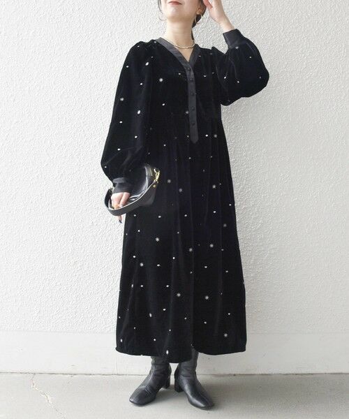 SHIPS / シップス ロング・マキシ丈ワンピース | SHIPS any:〈手洗い可能〉ポリエステル ベロア 刺繍 タック フレア ワンピース | 詳細5