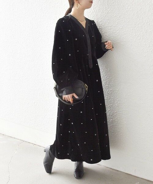SHIPS / シップス ロング・マキシ丈ワンピース | SHIPS any:〈手洗い可能〉ポリエステル ベロア 刺繍 タック フレア ワンピース | 詳細6