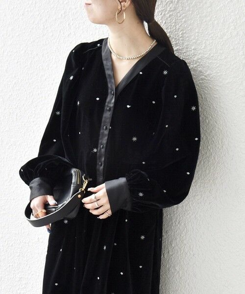 SHIPS / シップス ロング・マキシ丈ワンピース | SHIPS any:〈手洗い可能〉ポリエステル ベロア 刺繍 タック フレア ワンピース | 詳細7