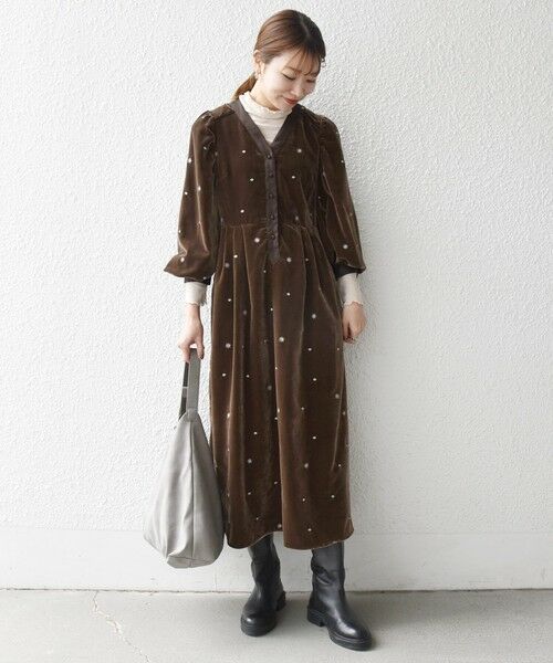 SHIPS / シップス ロング・マキシ丈ワンピース | SHIPS any:〈手洗い可能〉ポリエステル ベロア 刺繍 タック フレア ワンピース | 詳細17