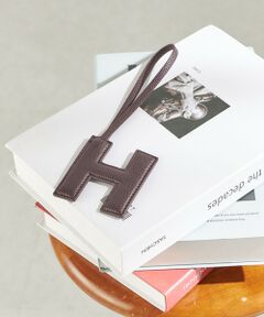 SHIPS / シップス キーホルダー・ストラップ | 《予約》George Cinq:イニシャル チャーム（ブラウン）
