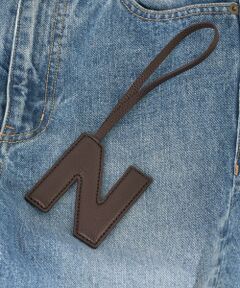 SHIPS / シップス キーホルダー・ストラップ | 《予約》George Cinq:イニシャル チャーム（ブラウン）