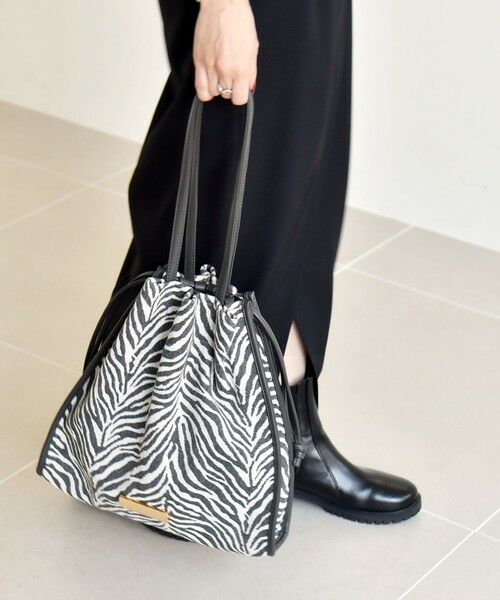 SHIPS / シップス トートバッグ | 《予約》quaranciel: 2way アニマル パイピング 巾着 トートバッグ（A4対応） | 詳細4