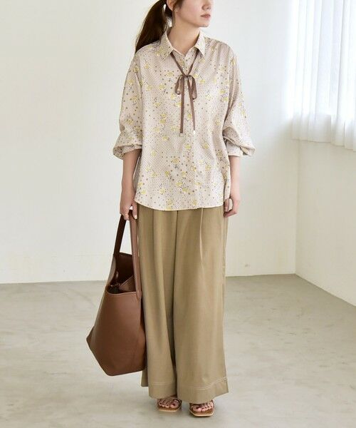 SHIPS / シップス シャツ・ブラウス | 《予約》quaranciel:〈洗濯機可能〉ドット フラワープリント リボンタイ シャツ | 詳細1