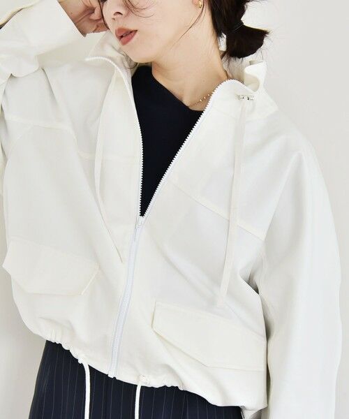 SHIPS / シップス ブルゾン | 《予約》quaranciel:〈手洗い可能〉ギャザー スタンドカラー ドロスト ショート ブルゾン | 詳細4