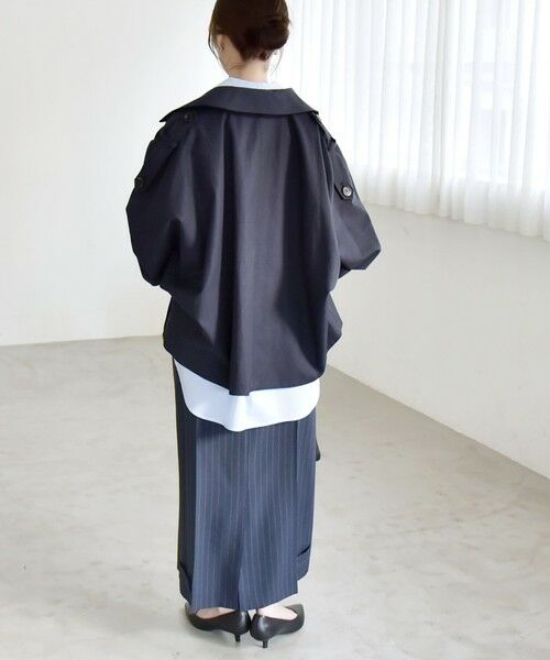 SHIPS / シップス トレンチコート | 《予約》quaranciel: ドルマンスリーブ ショート トレンチ コート | 詳細13