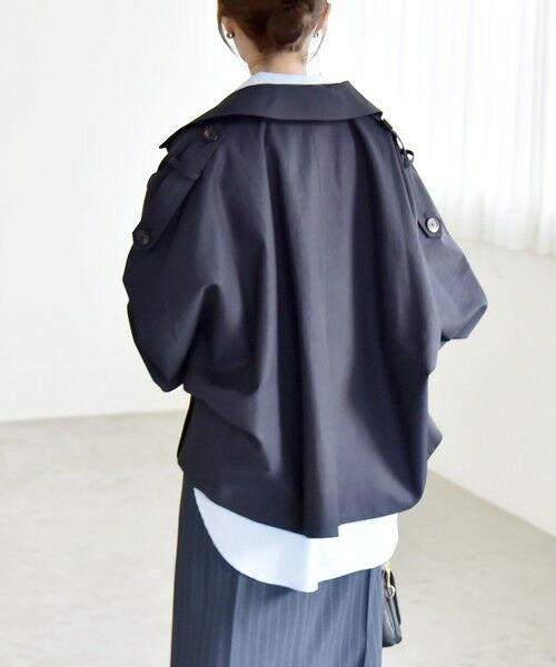 SHIPS / シップス トレンチコート | 《予約》quaranciel: ドルマンスリーブ ショート トレンチ コート | 詳細15
