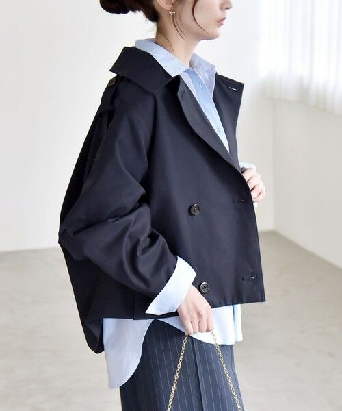 SHIPS / シップス トレンチコート | 《予約》quaranciel: ドルマンスリーブ ショート トレンチ コート | 詳細17