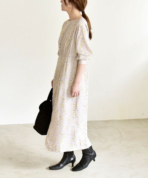SHIPS / シップス ロング・マキシ丈ワンピース | 《予約》quaranciel:〈洗濯機可能〉ドット フラワー プリント Iライン ギャザー ワンピース | 詳細2