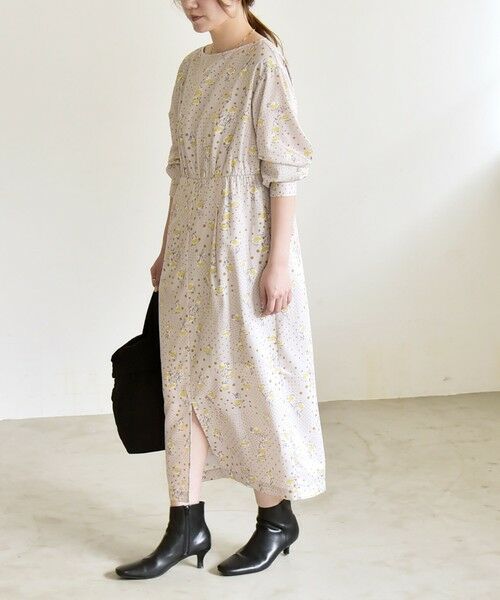 SHIPS / シップス ロング・マキシ丈ワンピース | 《予約》quaranciel:〈洗濯機可能〉ドット フラワー プリント Iライン ギャザー ワンピース | 詳細3